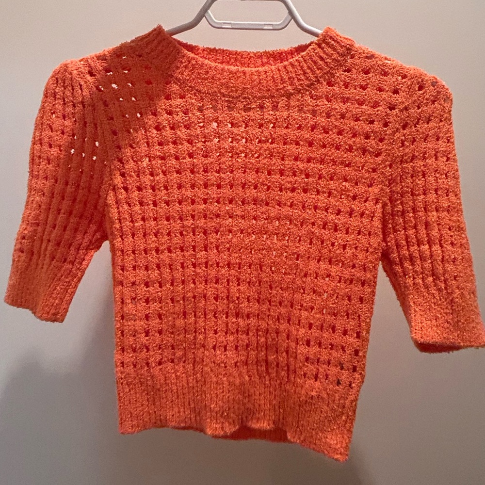 Zara (small) Orange 🍊🧶 Knit Short Sleeve Sweater. So unique 🤞